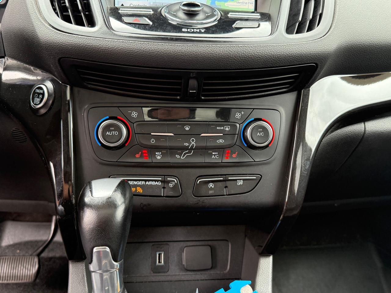 2017 Ford Escape Titanium AWD *SAFETY INCL*CLEAN CARFAX*38 SERVREC* - Photo #13