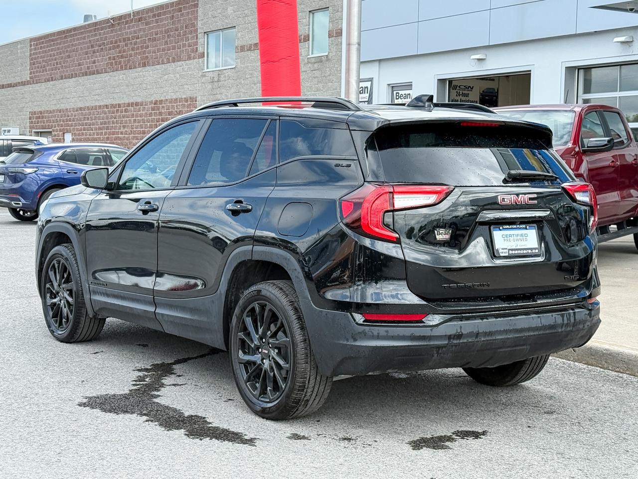 2024 GMC Terrain SLE 1.5L 4CYL WITH REMOTE START/ENTRY, HEATED SEATS, HD REAR VISION CAMERA, LANE KEEP ASSIST, LANE DEPARTURE WARNING, APPLE CARPLAY AND ANDROID AUTO Photo