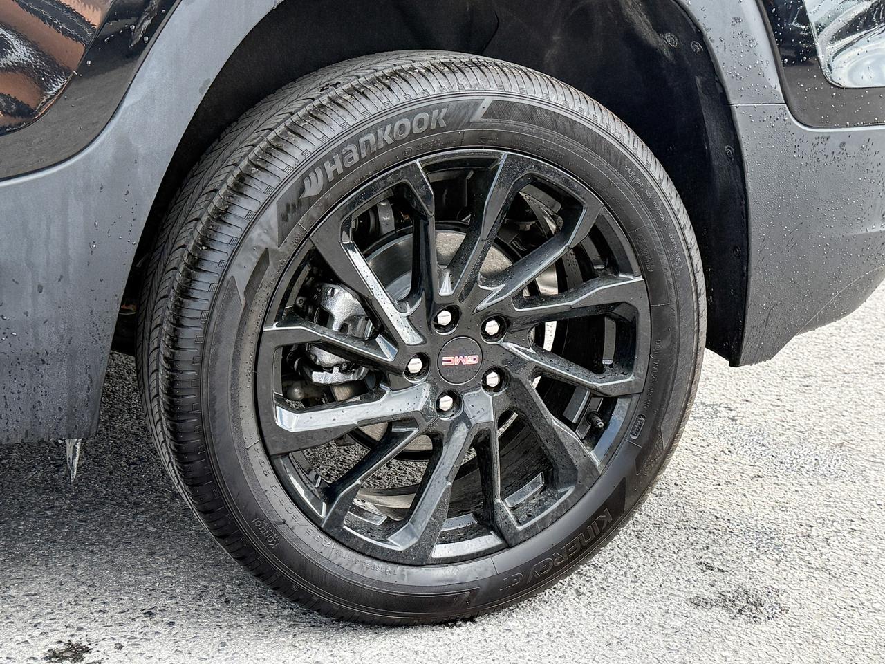 2024 GMC Terrain SLE 1.5L 4CYL WITH REMOTE START/ENTRY, HEATED SEATS, HD REAR VISION CAMERA, LANE KEEP ASSIST, LANE DEPARTURE WARNING, APPLE CARPLAY AND ANDROID AUTO Photo
