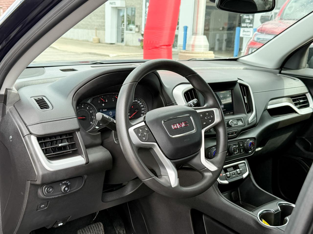 2024 GMC Terrain SLE 1.5L 4CYL WITH REMOTE START/ENTRY, HEATED SEATS, HD REAR VISION CAMERA, LANE KEEP ASSIST, LANE DEPARTURE WARNING, APPLE CARPLAY AND ANDROID AUTO Photo