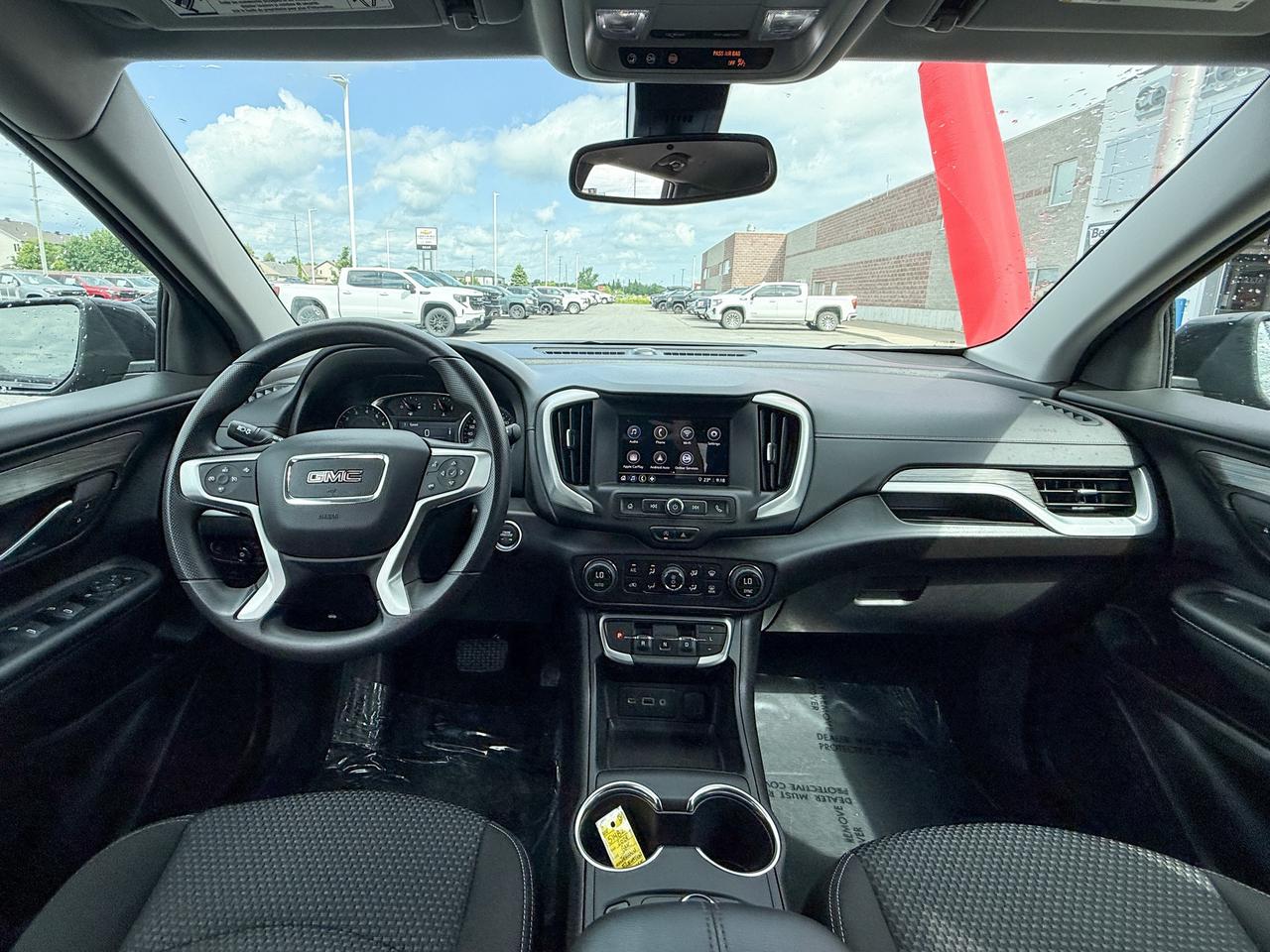 2024 GMC Terrain SLE 1.5L 4CYL WITH REMOTE START/ENTRY, HEATED SEATS, HD REAR VISION CAMERA, LANE KEEP ASSIST, LANE DEPARTURE WARNING, APPLE CARPLAY AND ANDROID AUTO Photo
