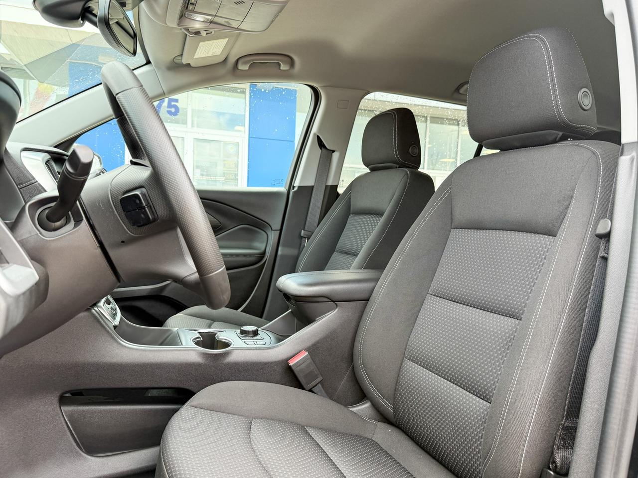 2024 GMC Terrain SLE 1.5L 4CYL WITH REMOTE START/ENTRY, HEATED SEATS, HD REAR VISION CAMERA, LANE KEEP ASSIST, LANE DEPARTURE WARNING, APPLE CARPLAY AND ANDROID AUTO Photo