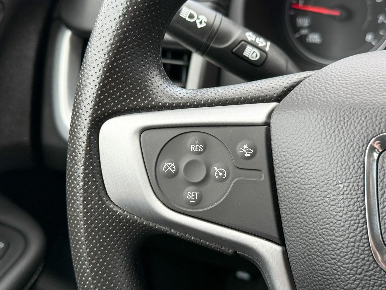 2024 GMC Terrain SLE 1.5L 4CYL WITH REMOTE START/ENTRY, HEATED SEATS, HD REAR VISION CAMERA, LANE KEEP ASSIST, LANE DEPARTURE WARNING, APPLE CARPLAY AND ANDROID AUTO Photo