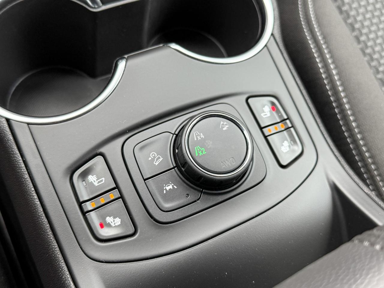 2024 GMC Terrain SLE 1.5L 4CYL WITH REMOTE START/ENTRY, HEATED SEATS, HD REAR VISION CAMERA, LANE KEEP ASSIST, LANE DEPARTURE WARNING, APPLE CARPLAY AND ANDROID AUTO Photo
