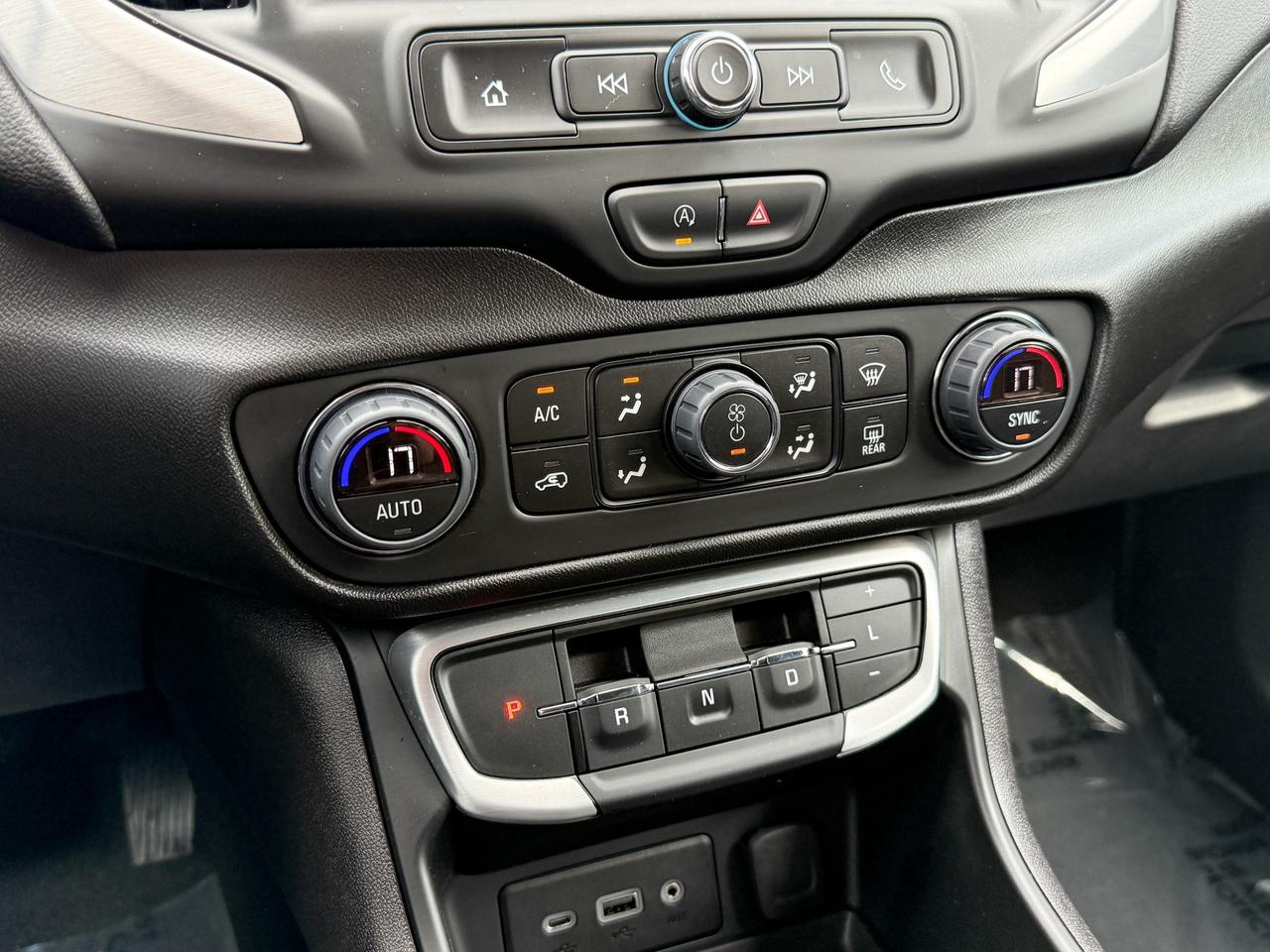 2024 GMC Terrain SLE 1.5L 4CYL WITH REMOTE START/ENTRY, HEATED SEATS, HD REAR VISION CAMERA, LANE KEEP ASSIST, LANE DEPARTURE WARNING, APPLE CARPLAY AND ANDROID AUTO Photo