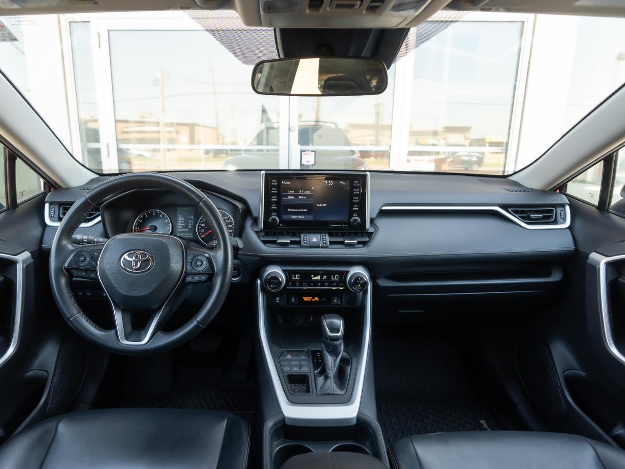 2020 Toyota RAV4 XLE - Photo #9