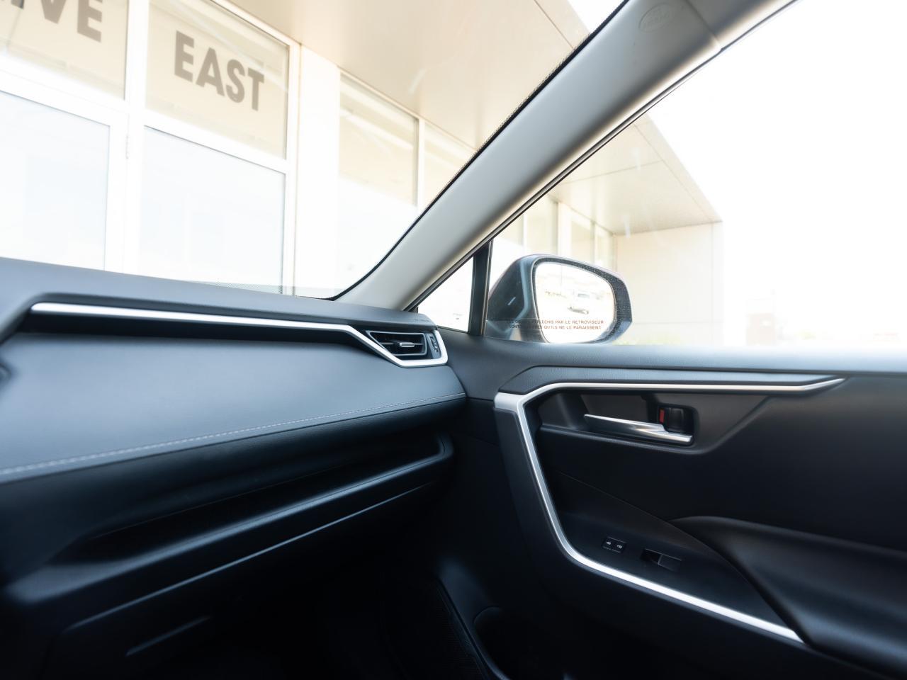 2020 Toyota RAV4 XLE - Photo #15