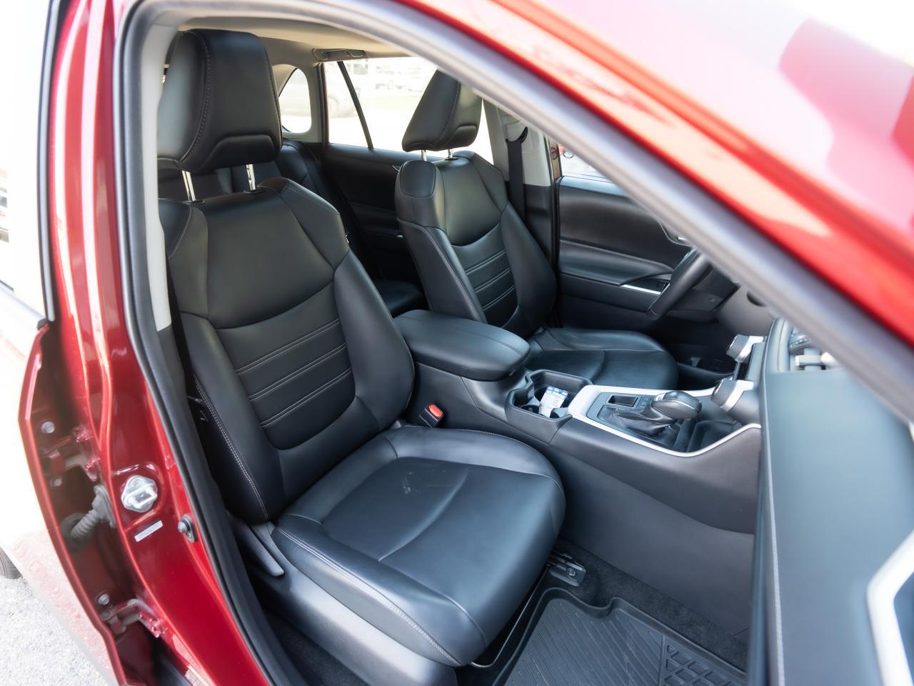 2020 Toyota RAV4 XLE - Photo #17