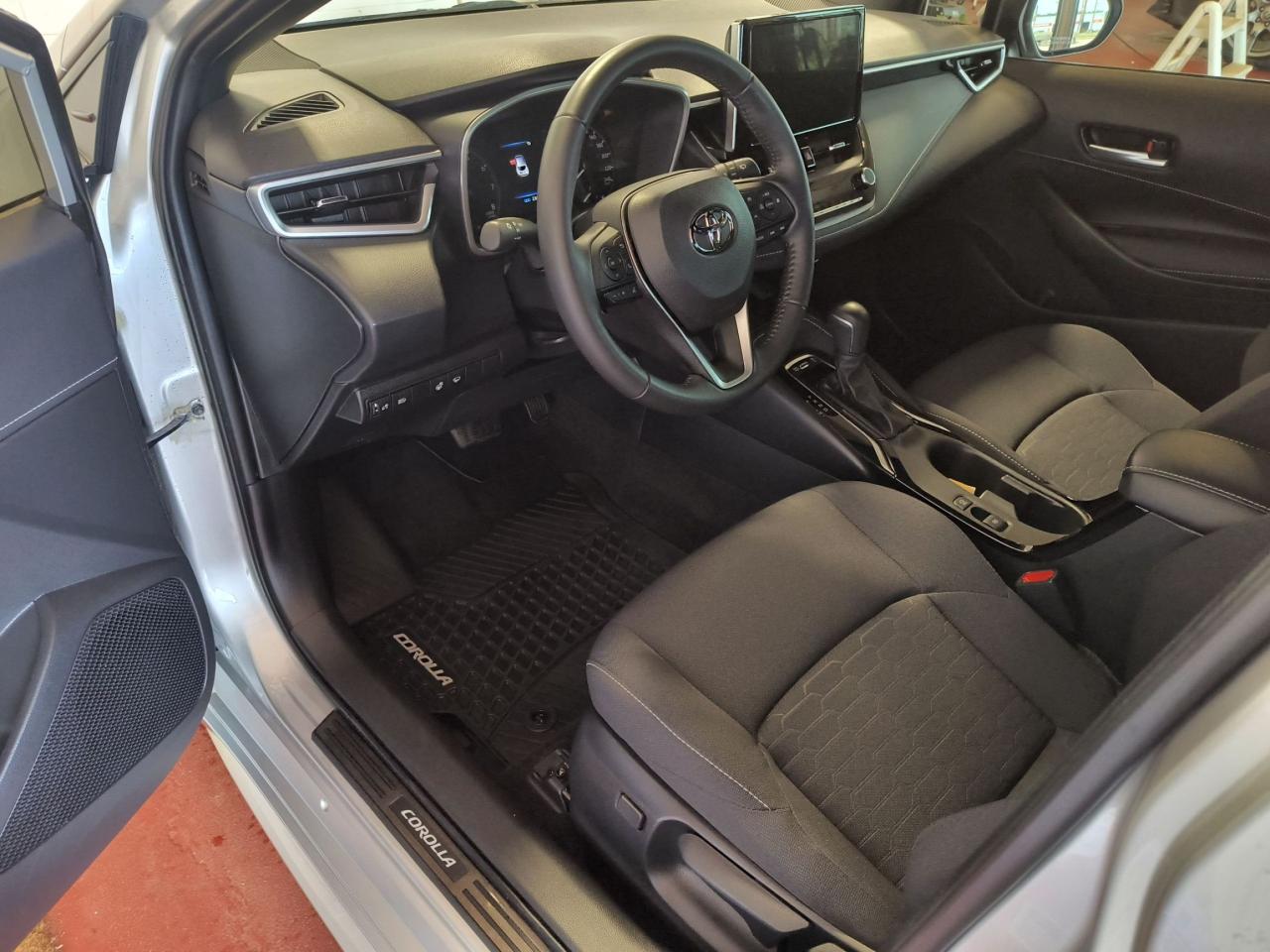 2023 Toyota Corolla SE Photo