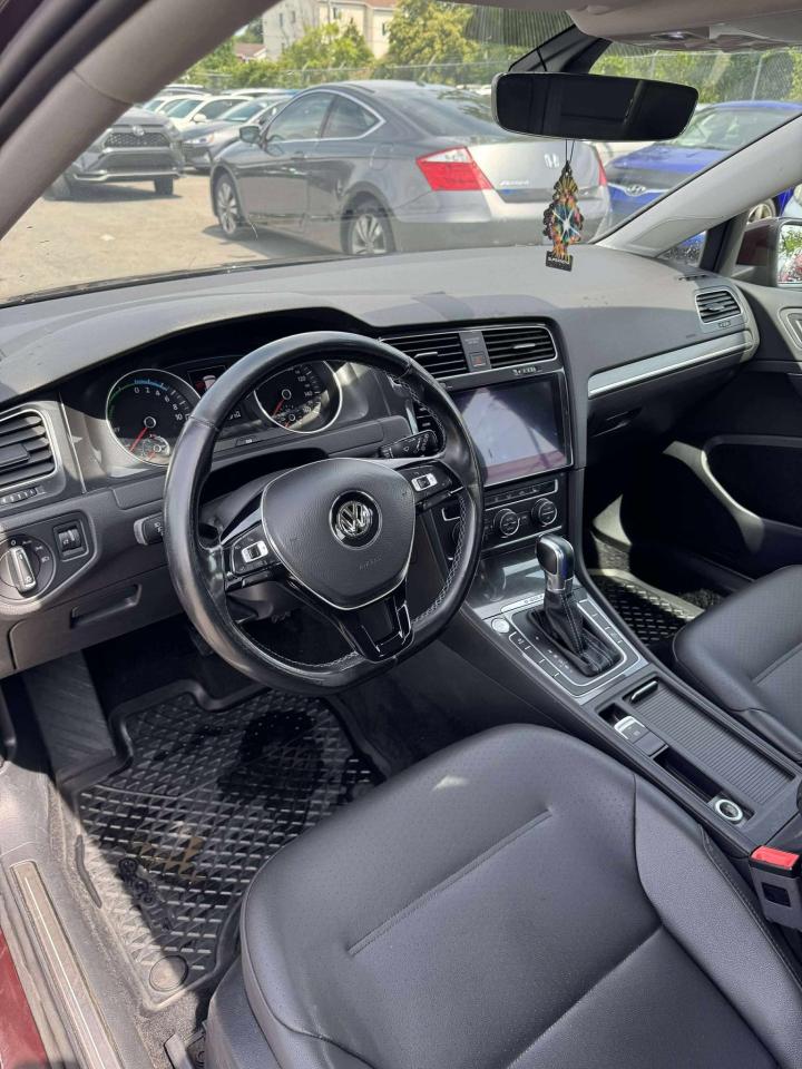 2017 Volkswagen e-Golf Comfortline - Photo #6