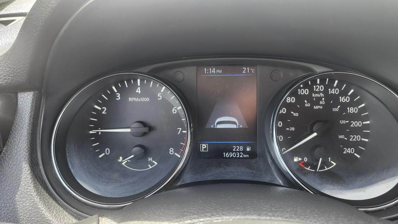 2019 Nissan Rogue SV, AWD, Sunroof, BU Cam, Htd Seats, BT, Rem Start - Photo #17