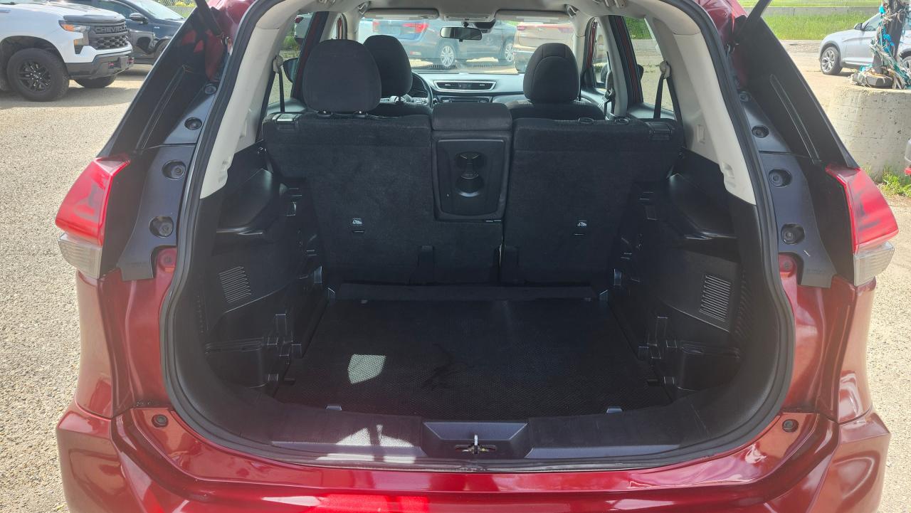 2019 Nissan Rogue SV, AWD, Sunroof, BU Cam, Htd Seats, BT, Rem Start - Photo #6