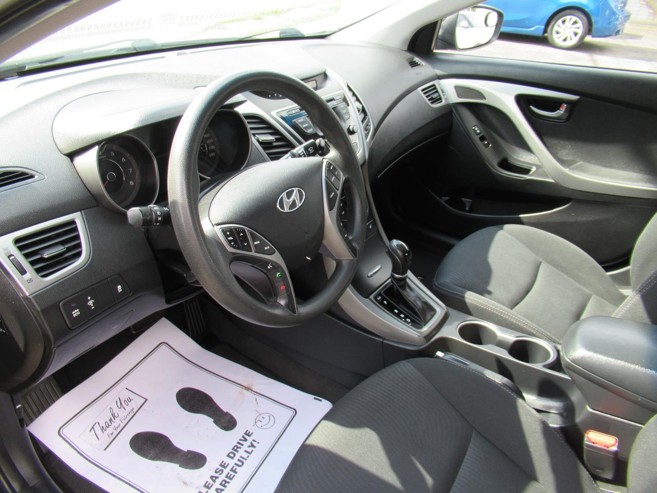 2015 Hyundai Elantra GL - Photo #6