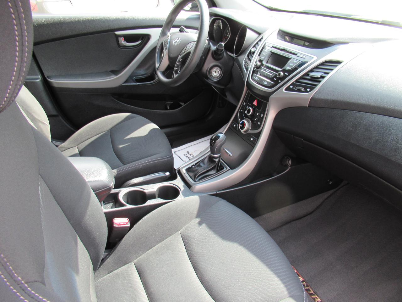 2015 Hyundai Elantra GL - Photo #9