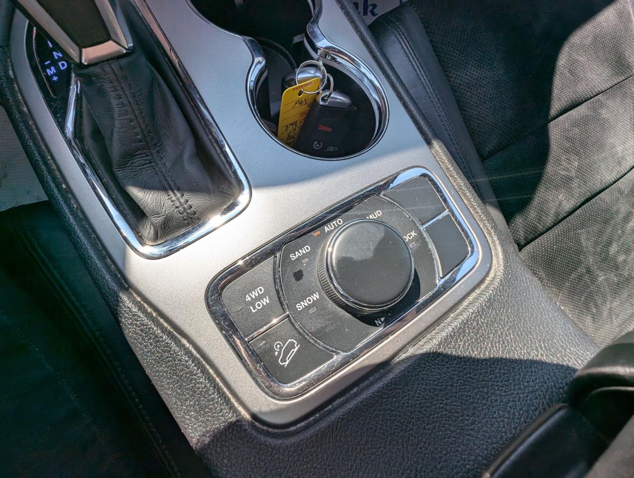 2018 Jeep Grand Cherokee Altitude IV | No Accidents | Heated Steering - Photo #14