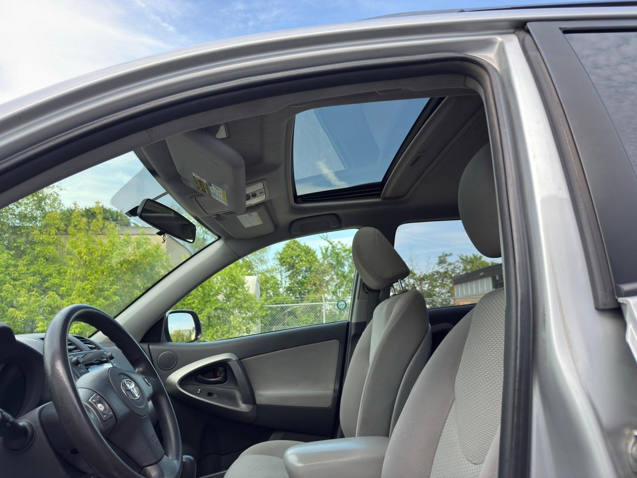 2011 Toyota RAV4 BASE - Photo #11