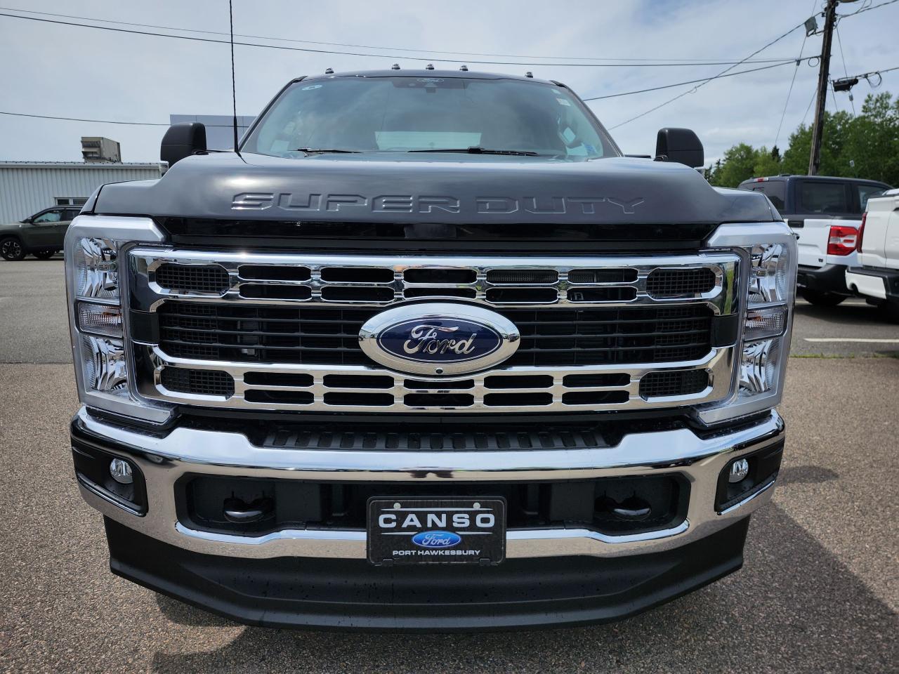 2025 Ford F-350 4X4 CREW CAB PICKUP/ Photo1