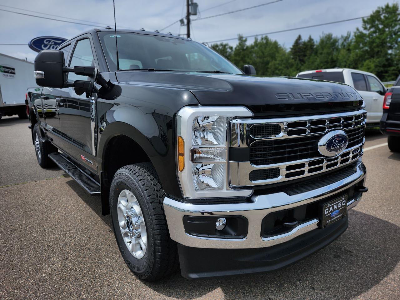 2025 Ford F-350 4X4 CREW CAB PICKUP/ Photo5