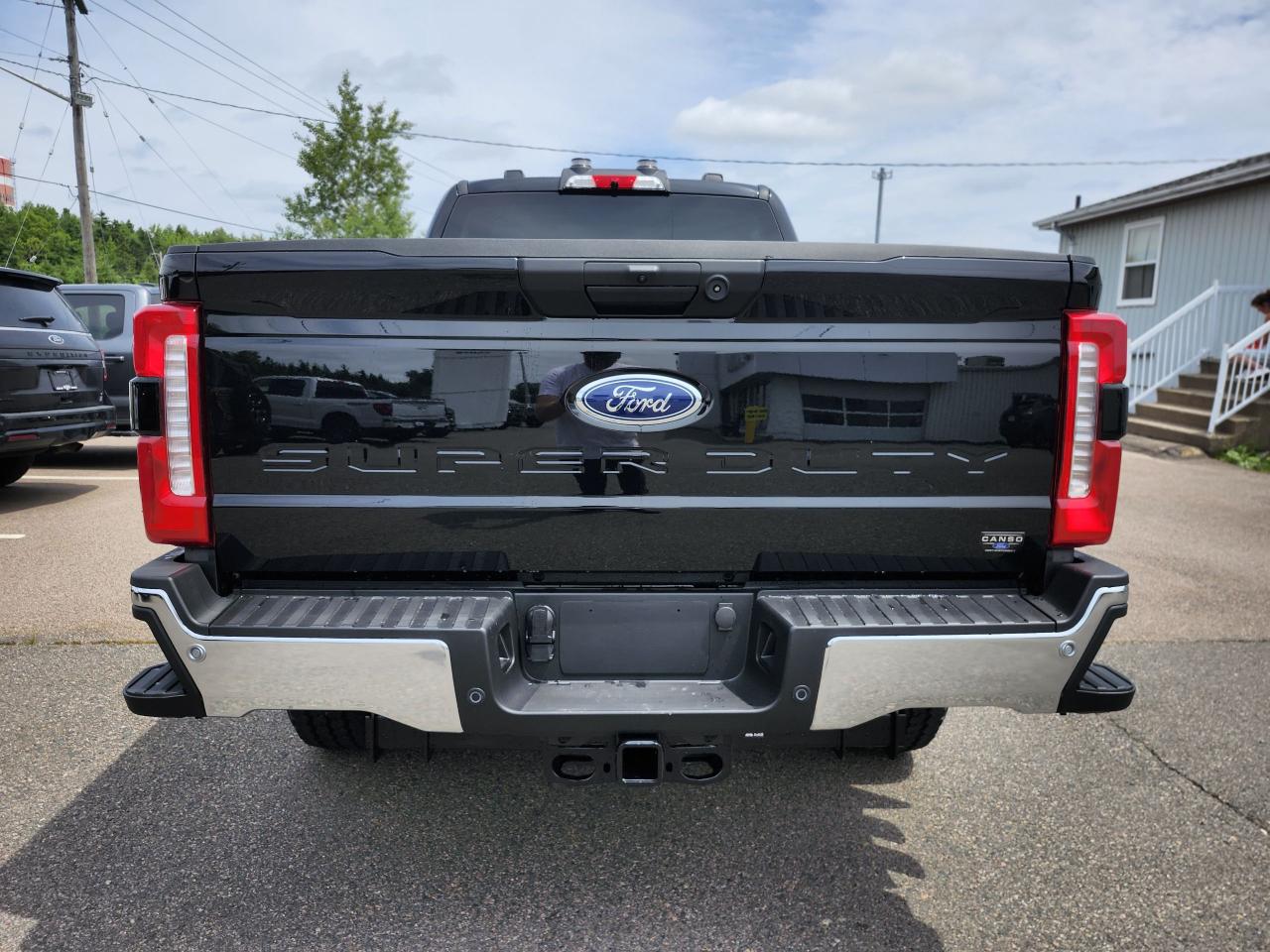 2025 Ford F-350 4X4 CREW CAB PICKUP/ Photo5