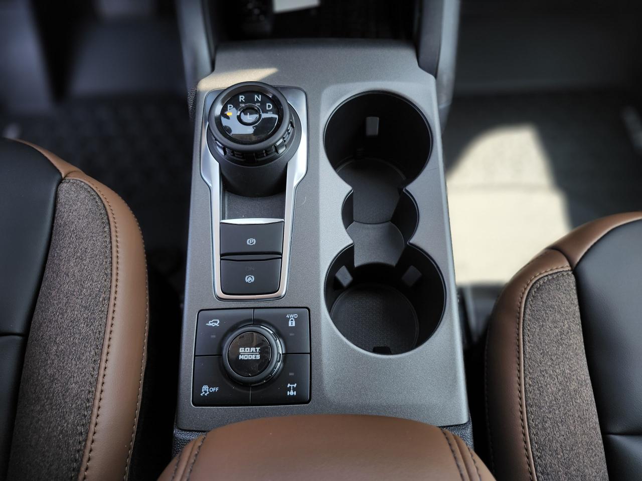 2025 Ford Bronco Sport Outer Banks 4X4 Photo5