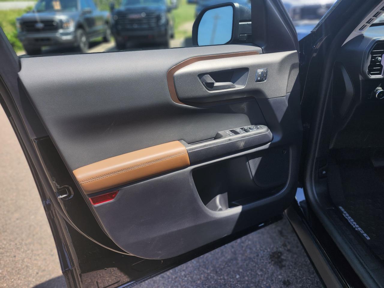 2025 Ford Bronco Sport Outer Banks 4X4 Photo5