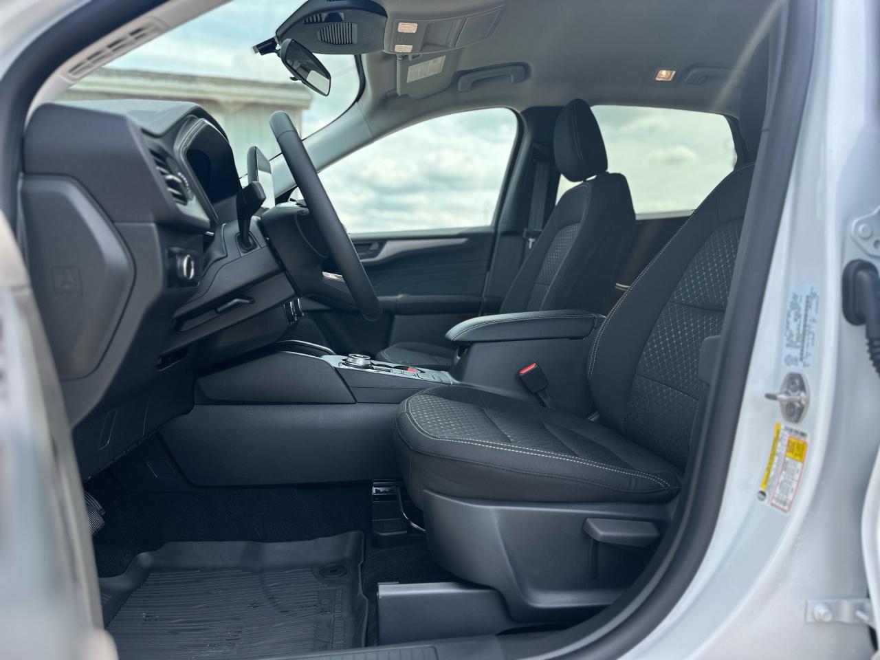 2025 Ford Escape Active AWD Photo5