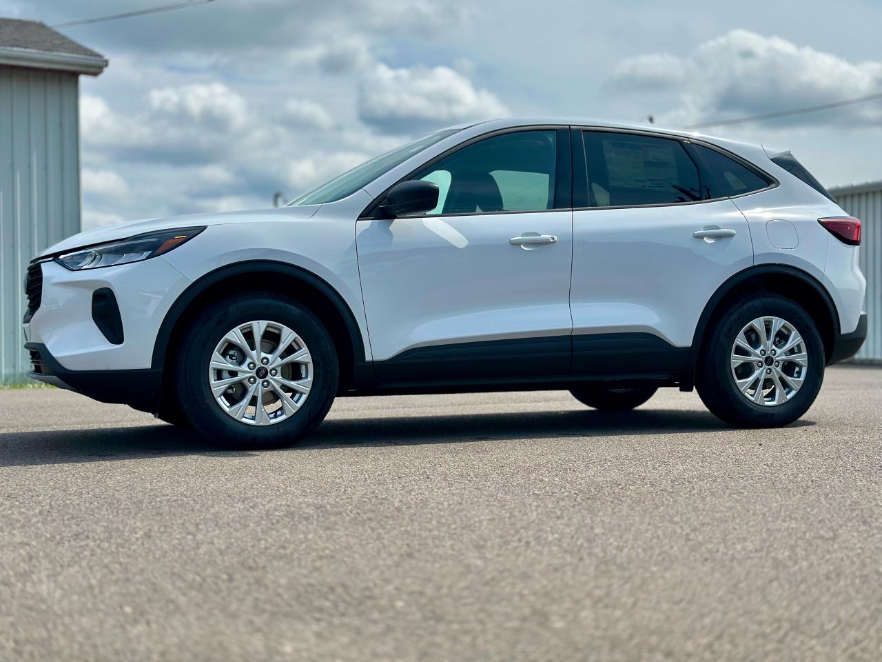 2025 Ford Escape Active AWD Photo3