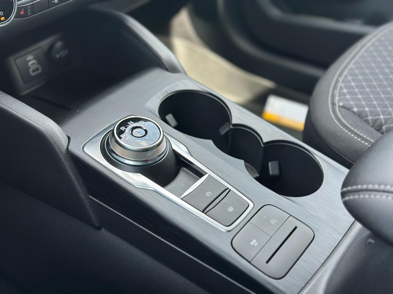 2025 Ford Escape Active AWD Photo5