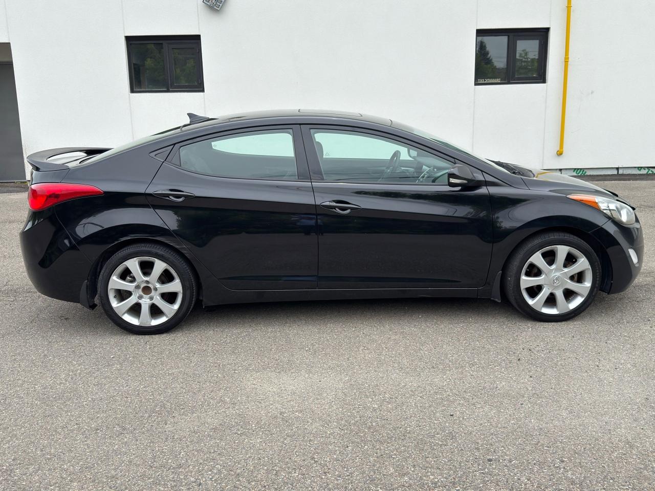 2013 Hyundai Elantra Limited - Photo #4