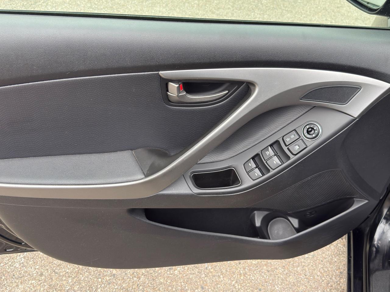 2013 Hyundai Elantra Limited - Photo #9
