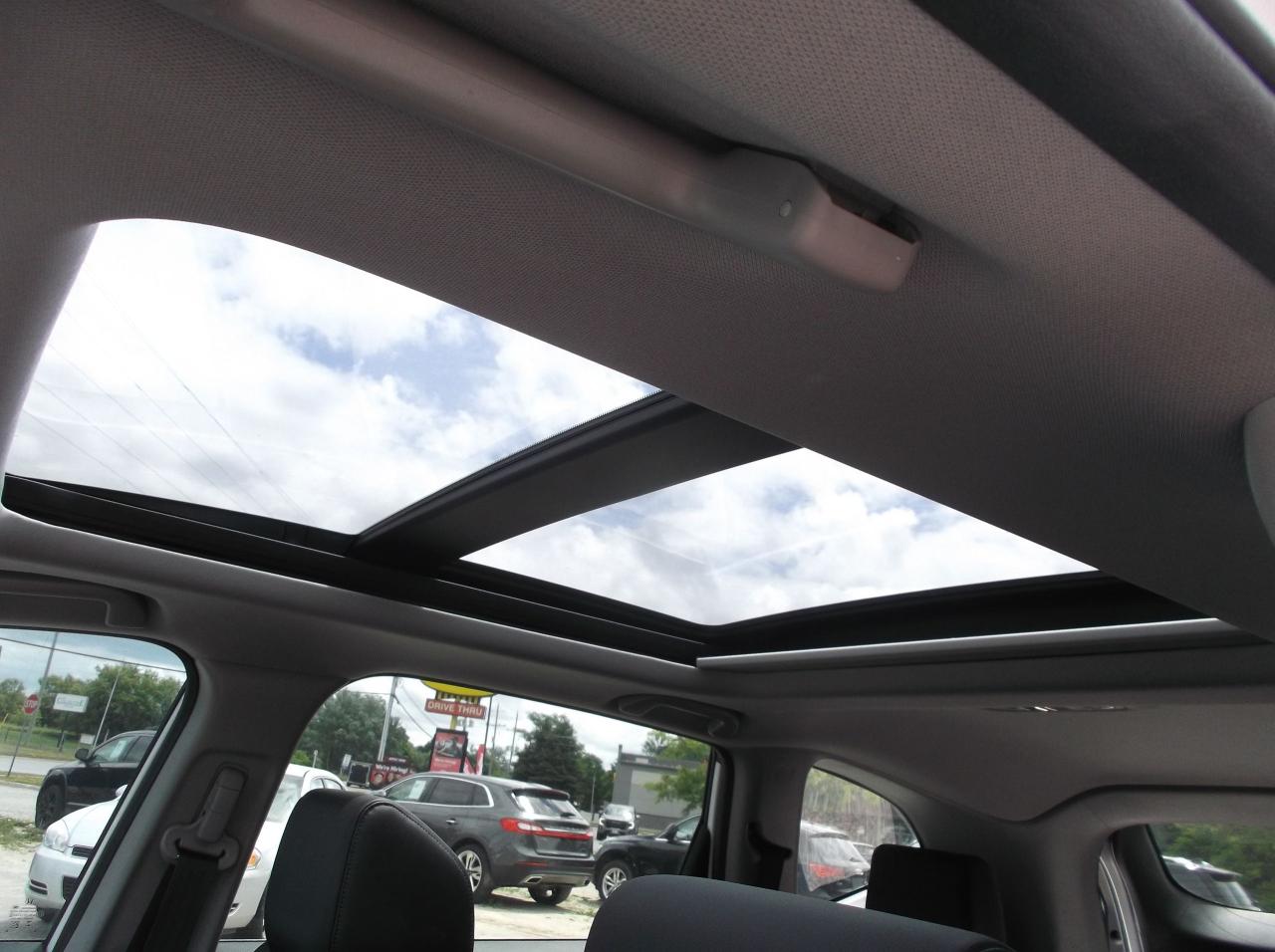 2021 Honda CR-V AWD Touring - Photo #9