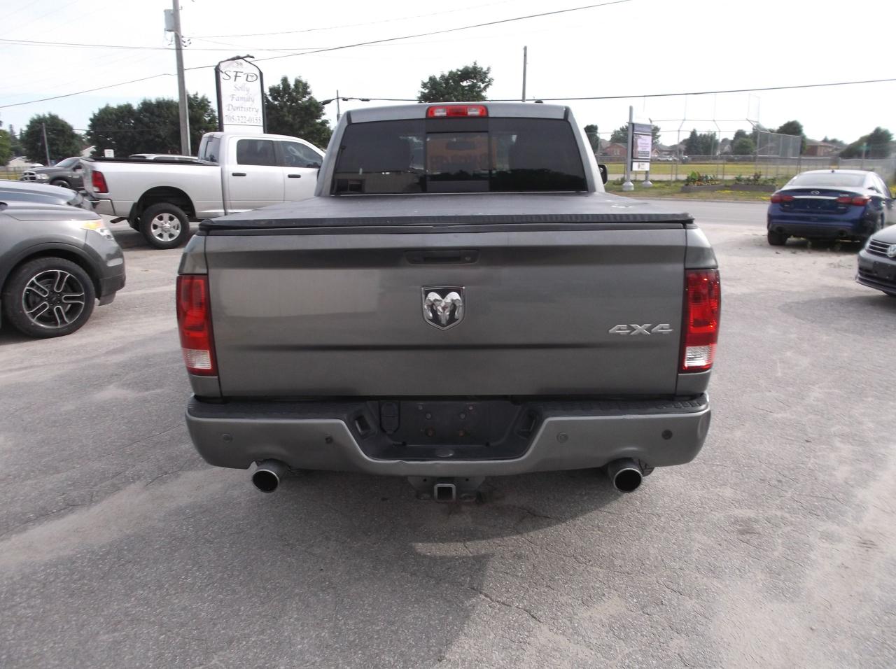 2011 Dodge Ram 1500 4X4 4 DOOR - Photo #4