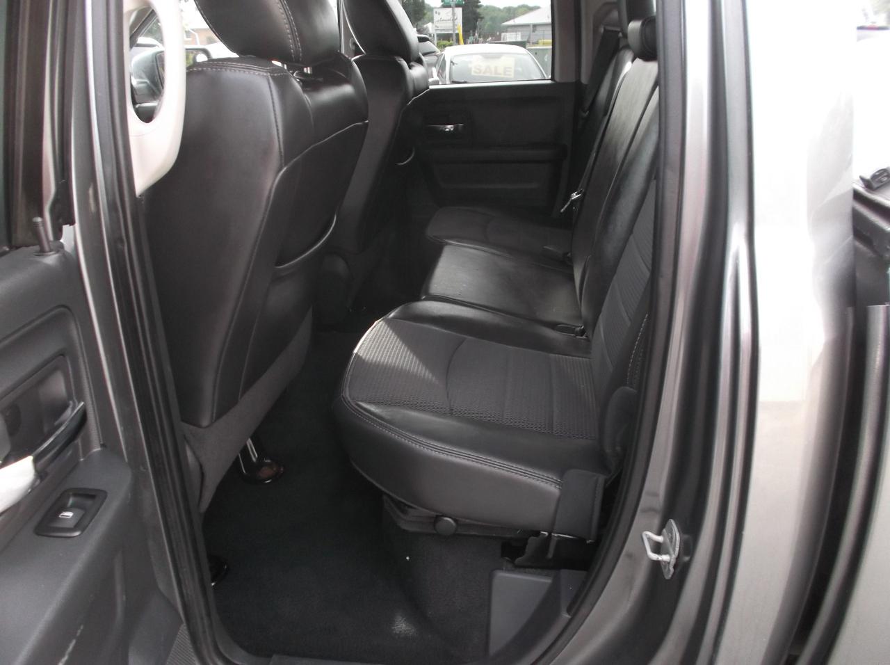 2011 Dodge Ram 1500 4X4 4 DOOR - Photo #7