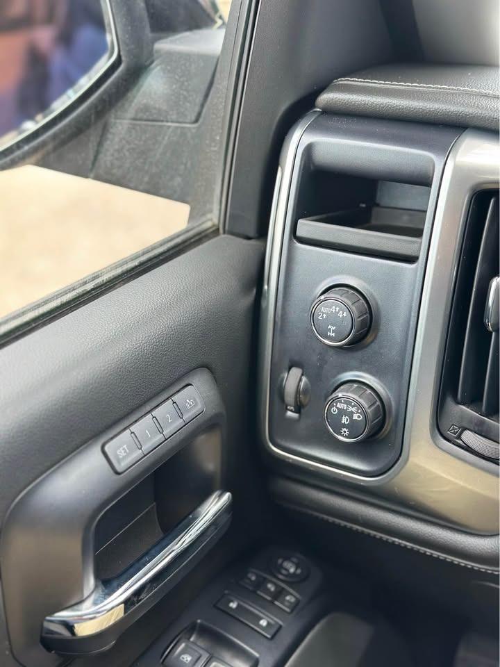 2018 Chevrolet Silverado 1500 LTZ - Photo #11