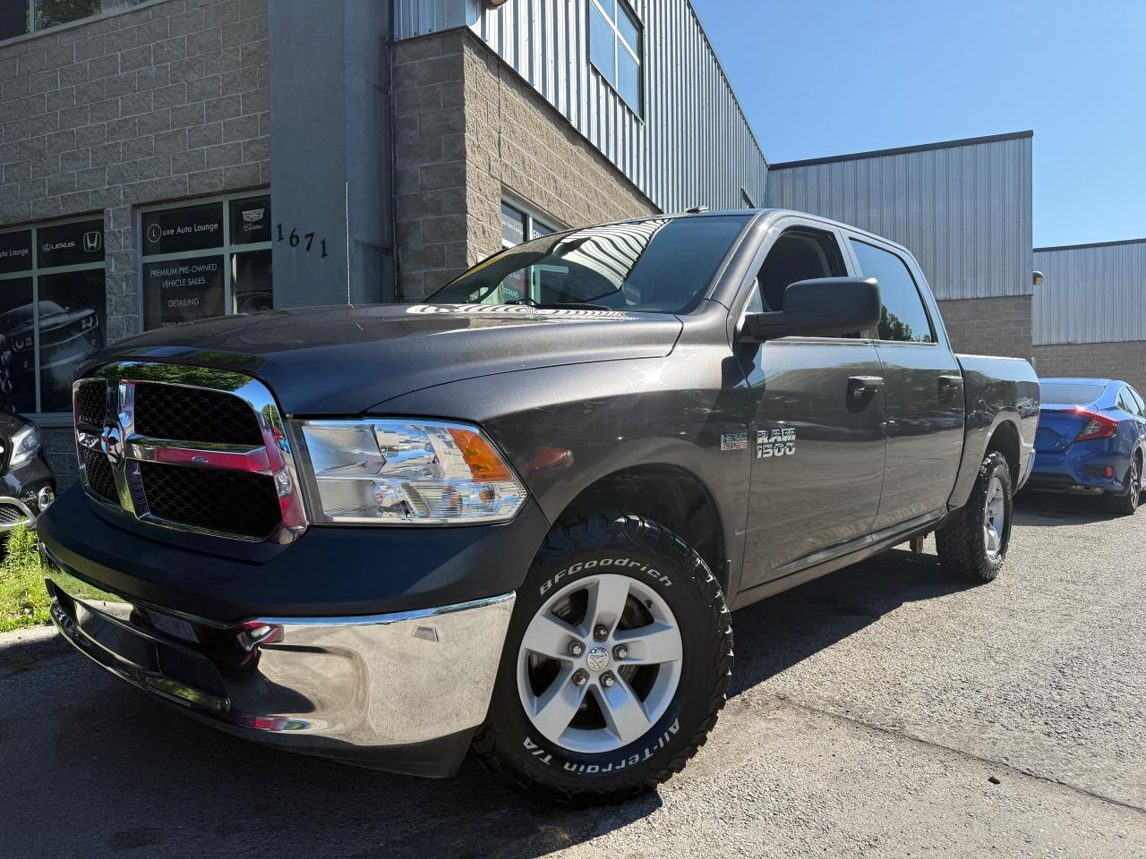 2016 RAM 1500 SUPER LOW KM!!! HEMI V8!! TOW PKG!! POWER GROUP!!