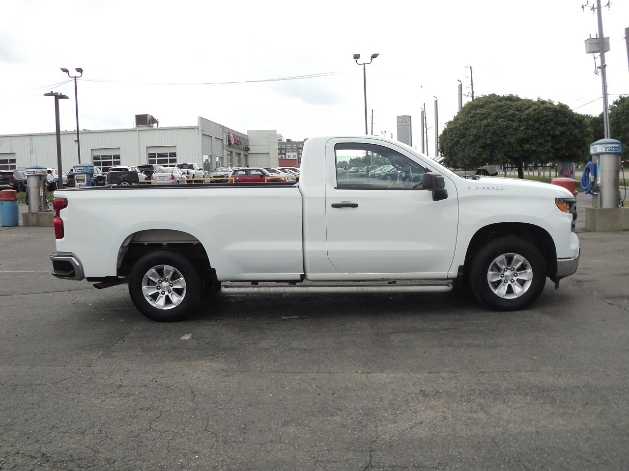 2024 Chevrolet Silverado 1500 WT RegCab 2WD 5.3L8cyl 8ft Box BackUpCam - Photo #6