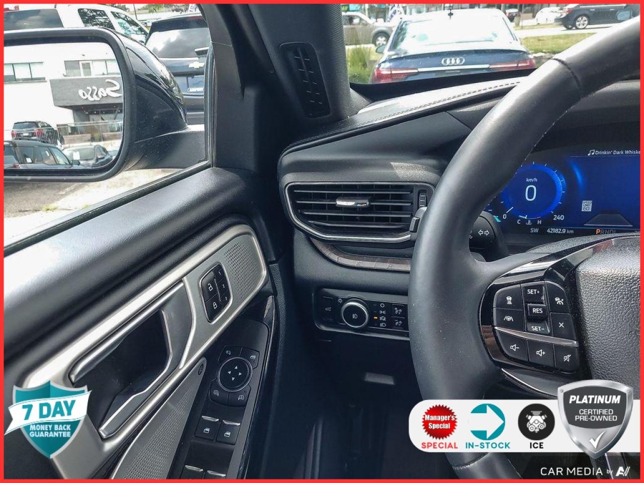 2023 Ford Explorer Platinum - LOW KM - LEATHER CAPTAIN'S CHAIRS - LIKE NEW Photo