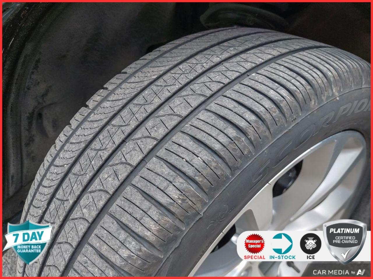 2023 Ford Explorer Platinum - LOW KM - LEATHER CAPTAIN'S CHAIRS - LIKE NEW Photo