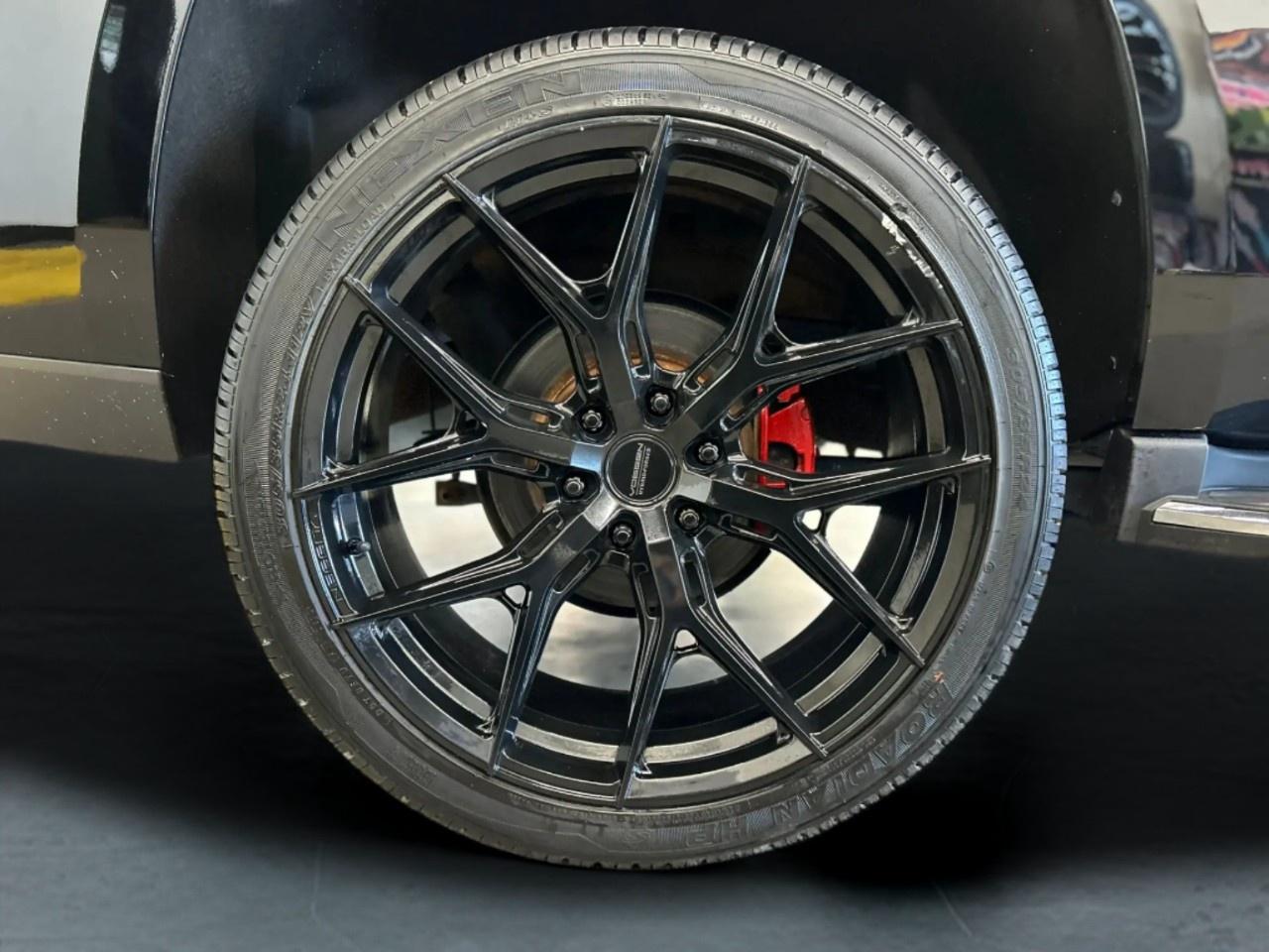 2020 Cadillac Escalade LUXURY Photo2