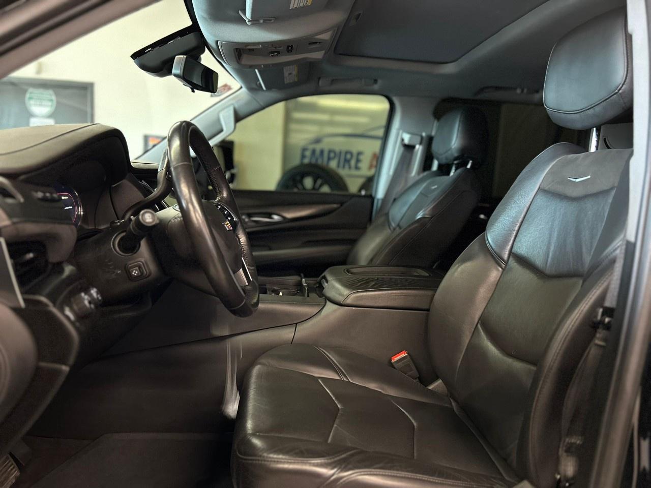 2020 Cadillac Escalade LUXURY Photo