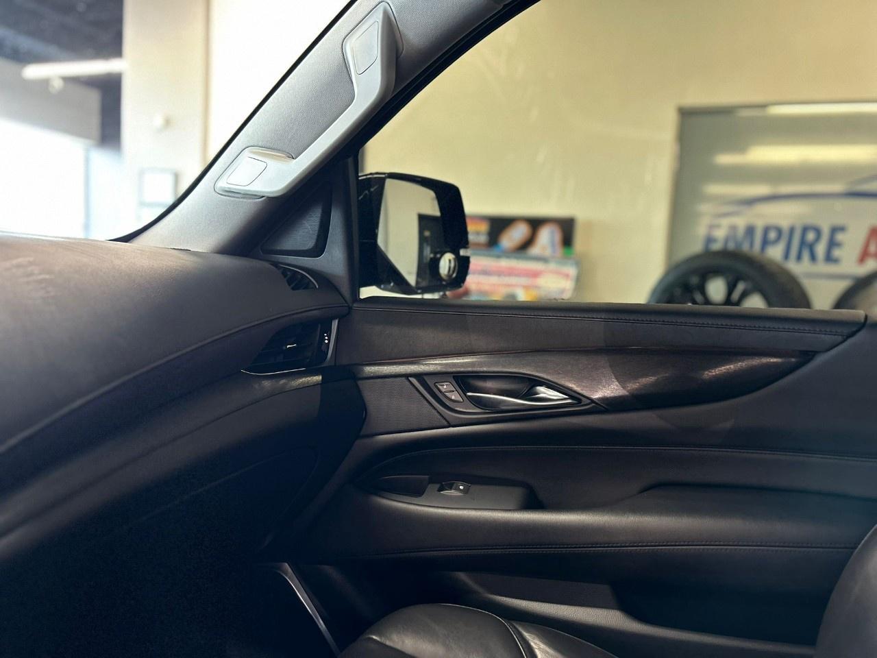 2020 Cadillac Escalade LUXURY Photo