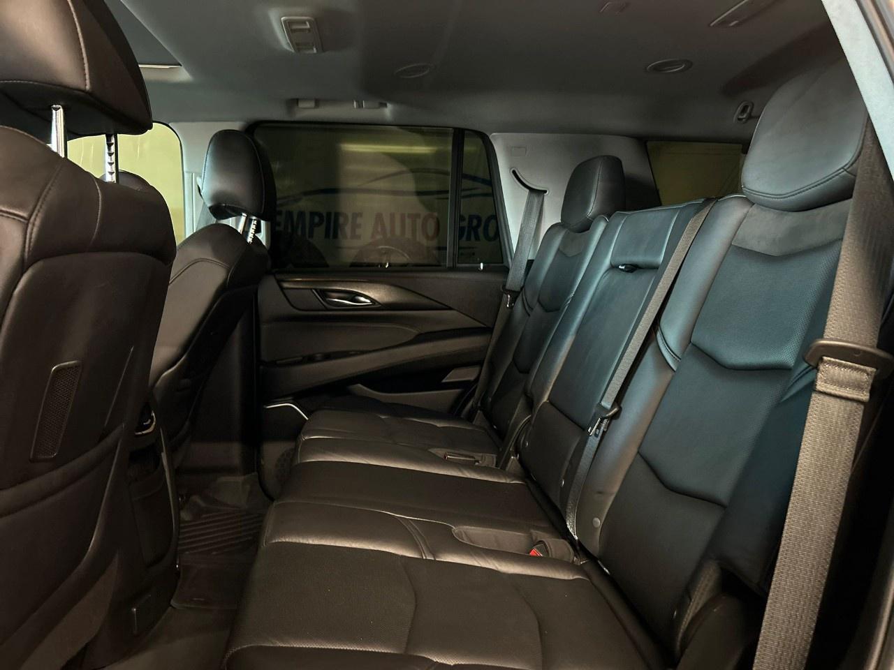 2020 Cadillac Escalade LUXURY Photo