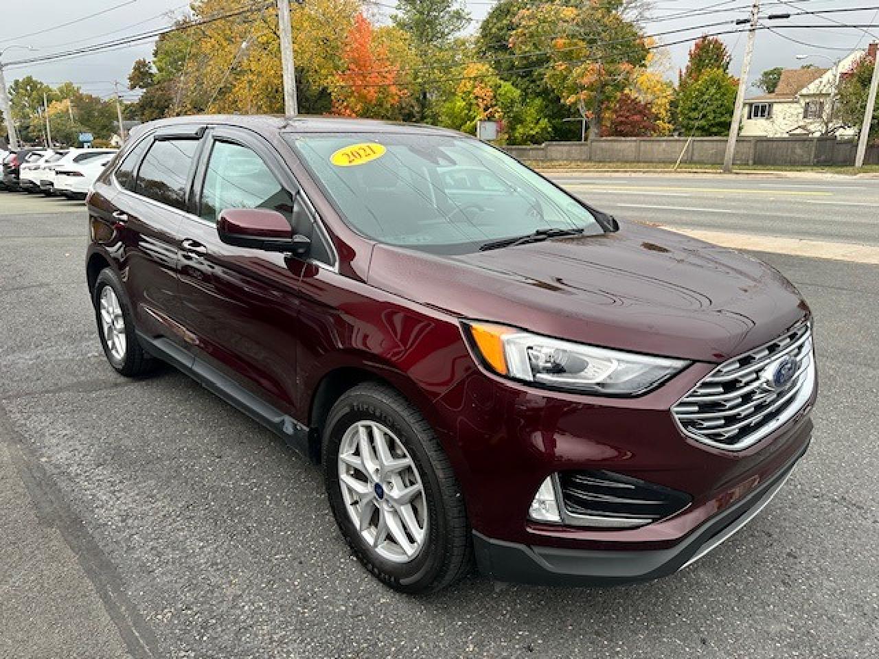 2021 Ford Edge SEL Photo3
