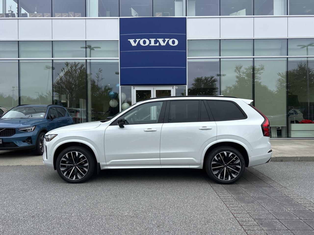 New 2026 Volvo XC90 B6 AWD Ultra Dark Theme 7-Seater for sale in Surrey, BC