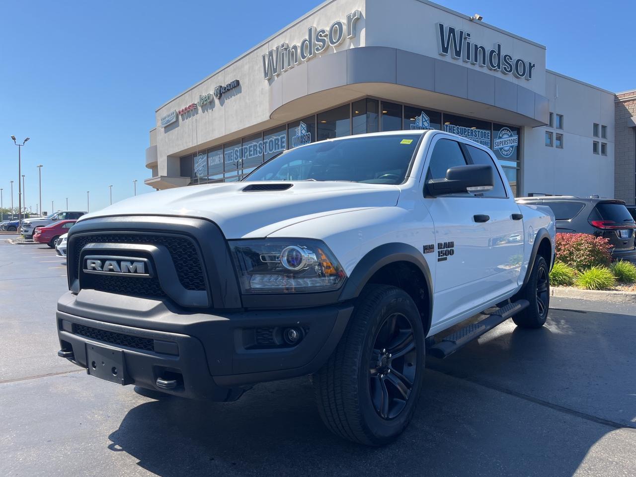 Used 2022 RAM 1500 Classic V8 / 8.4 TOUCHSCREEN / REMOTE START / 20 WHEELS for sale in Windsor, ON