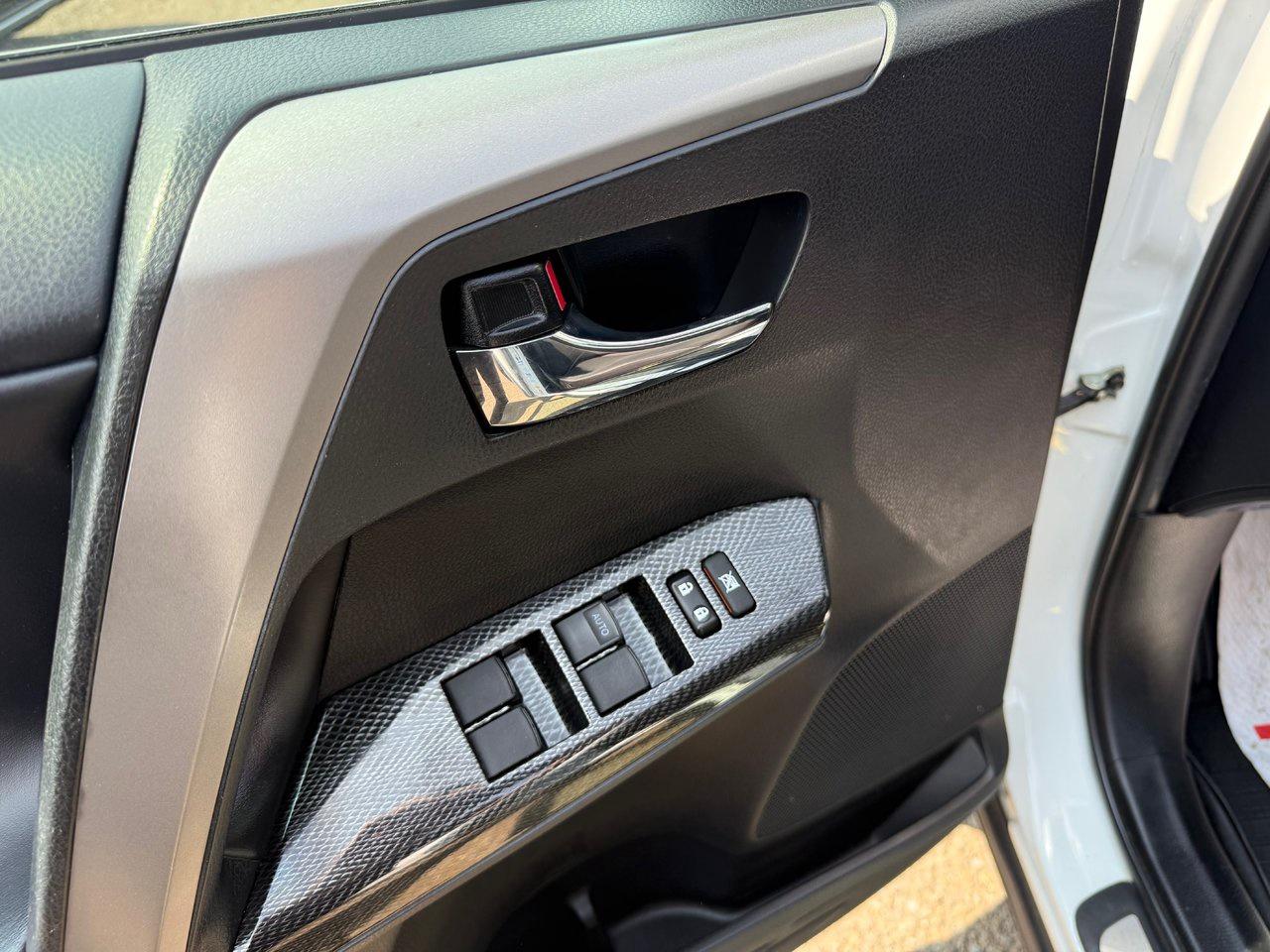 2018 Toyota RAV4 XLE Photo