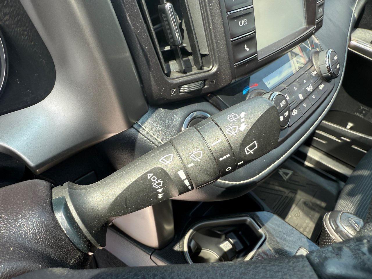 2018 Toyota RAV4 XLE Photo