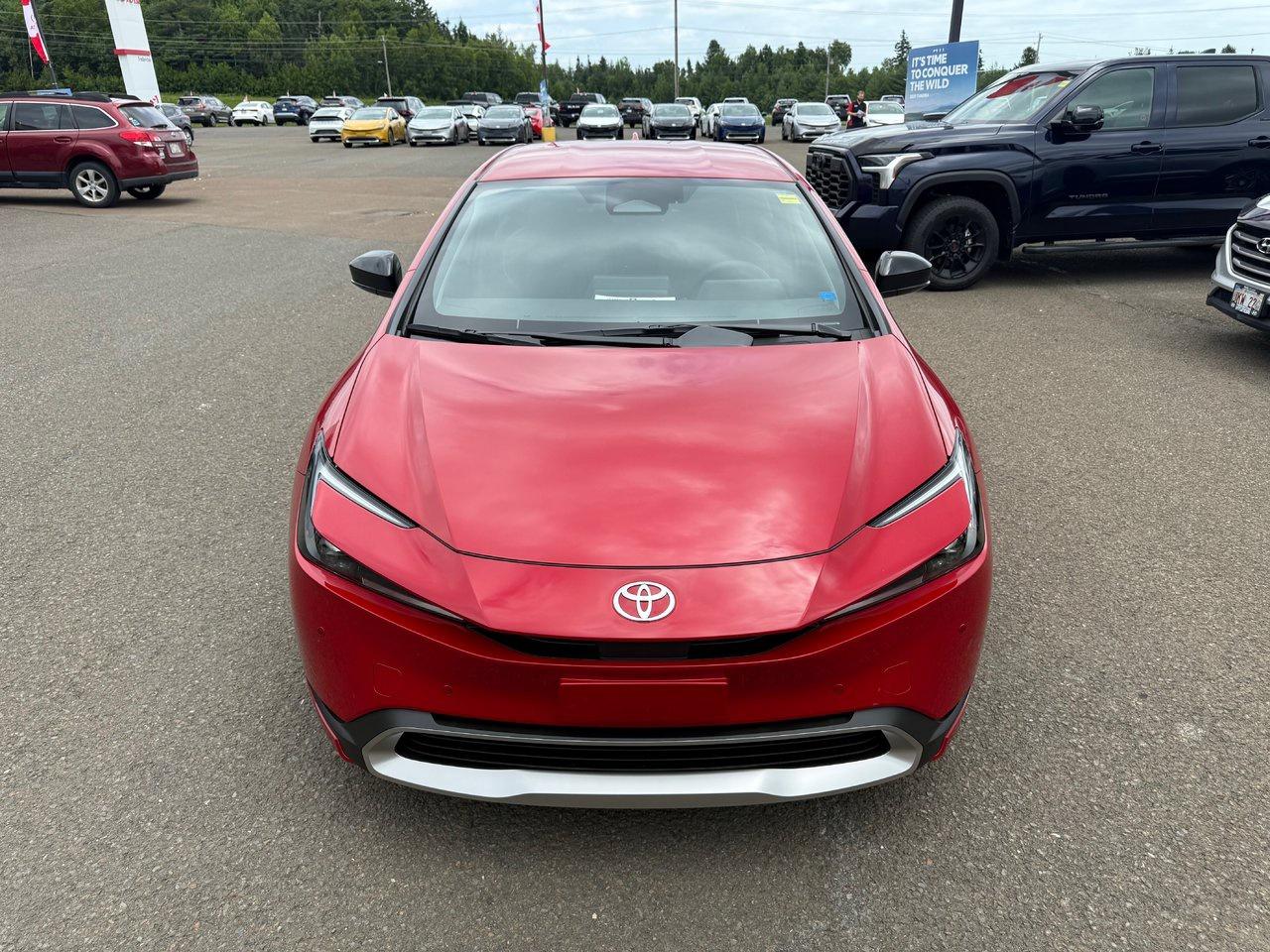 2025 Toyota Prius Plug-In Hybrid SE Photo1