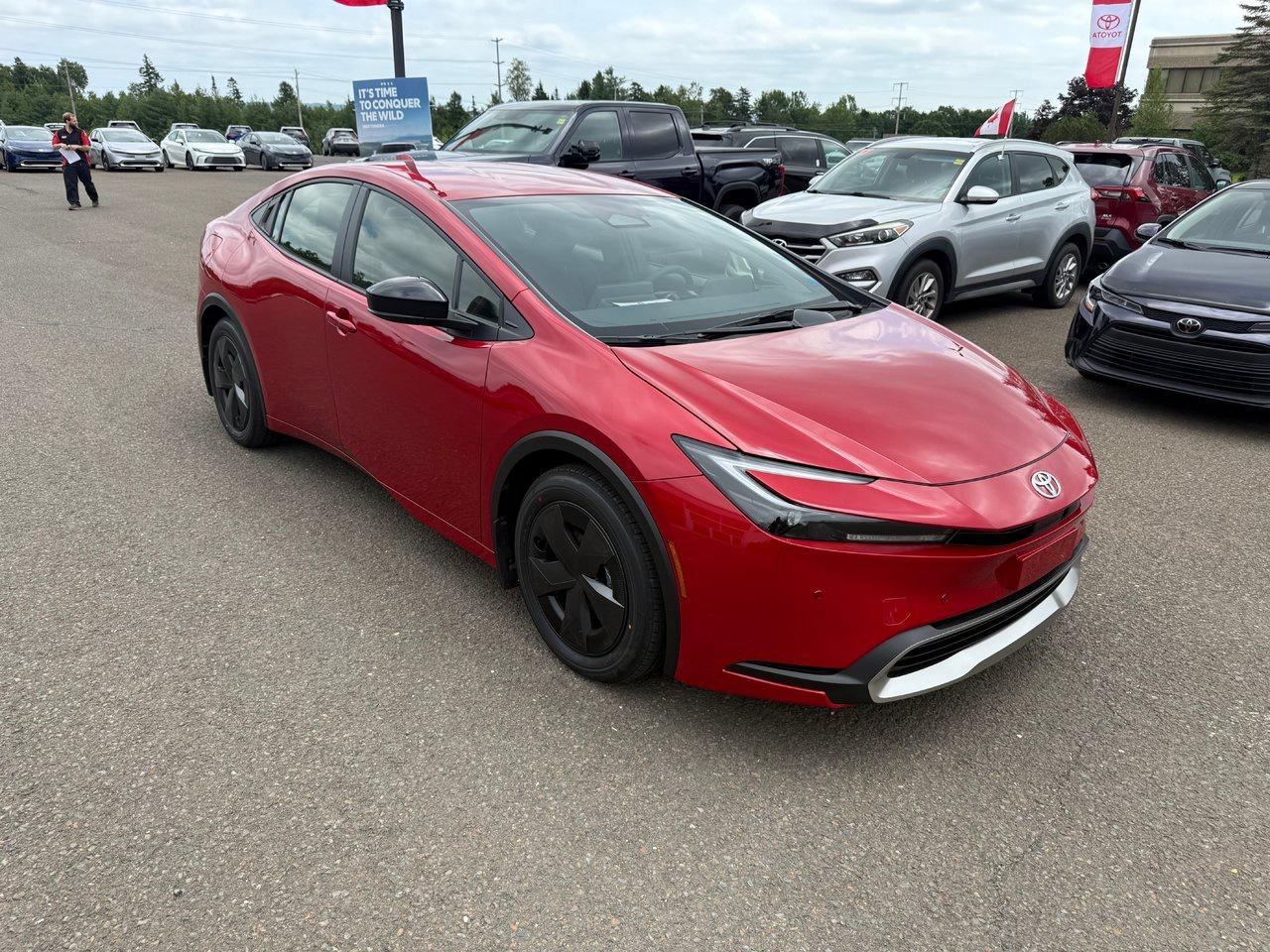 2025 Toyota Prius Plug-In Hybrid SE Photo