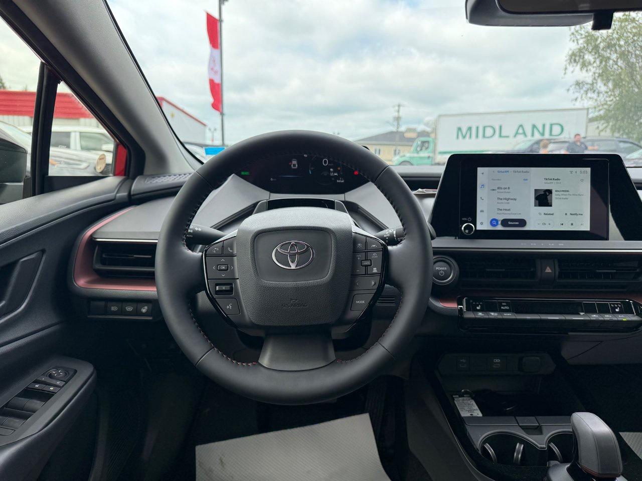 2025 Toyota Prius Plug-In Hybrid SE Photo